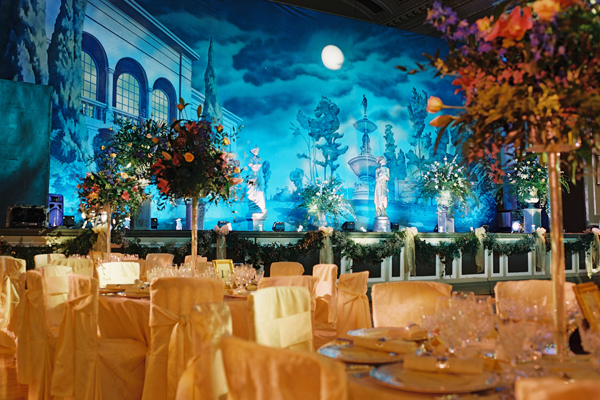 First event using 88 Events' new Cream Damask linen, 2001