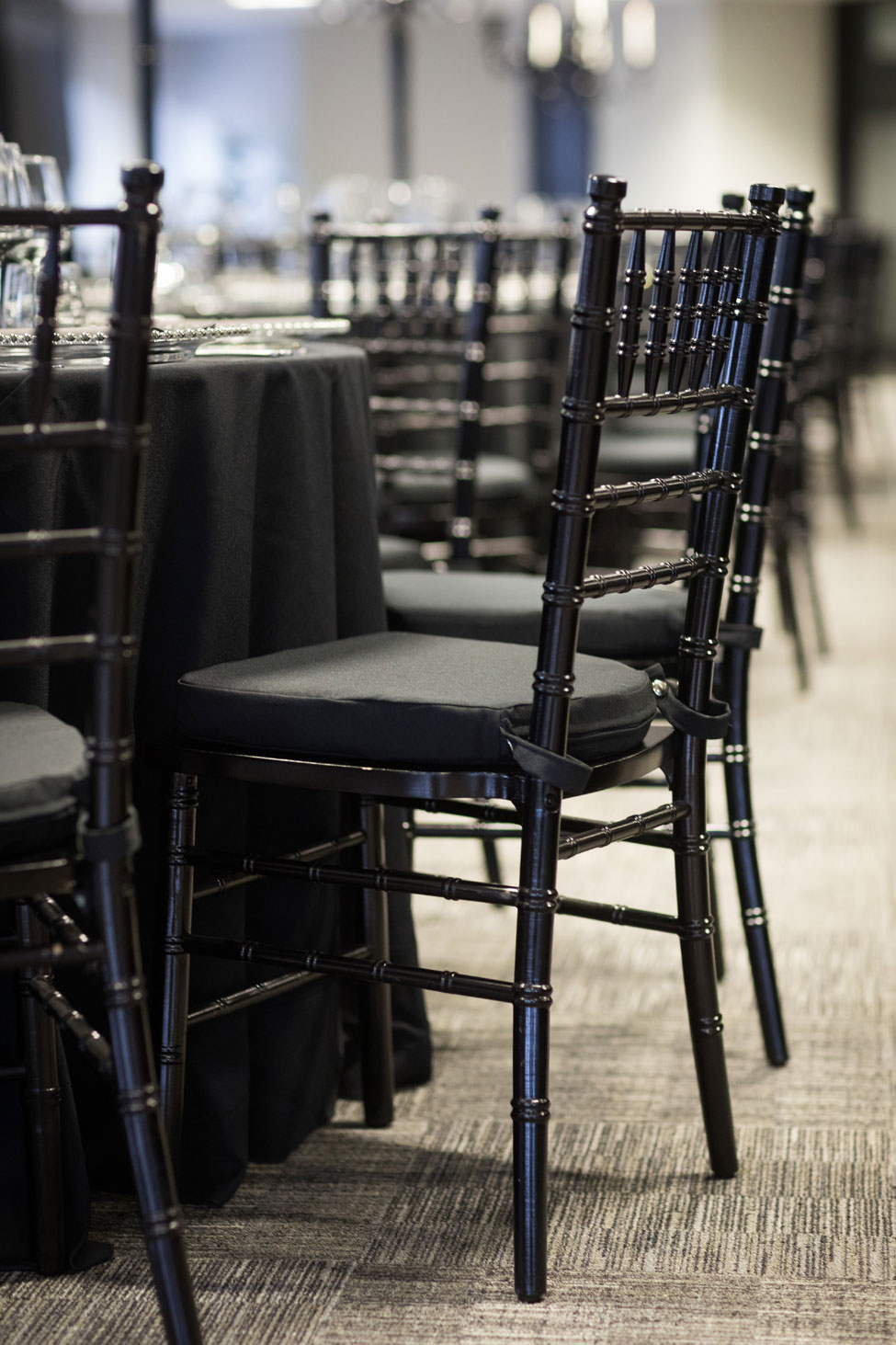 Black Chiavari chair with black Essential pad