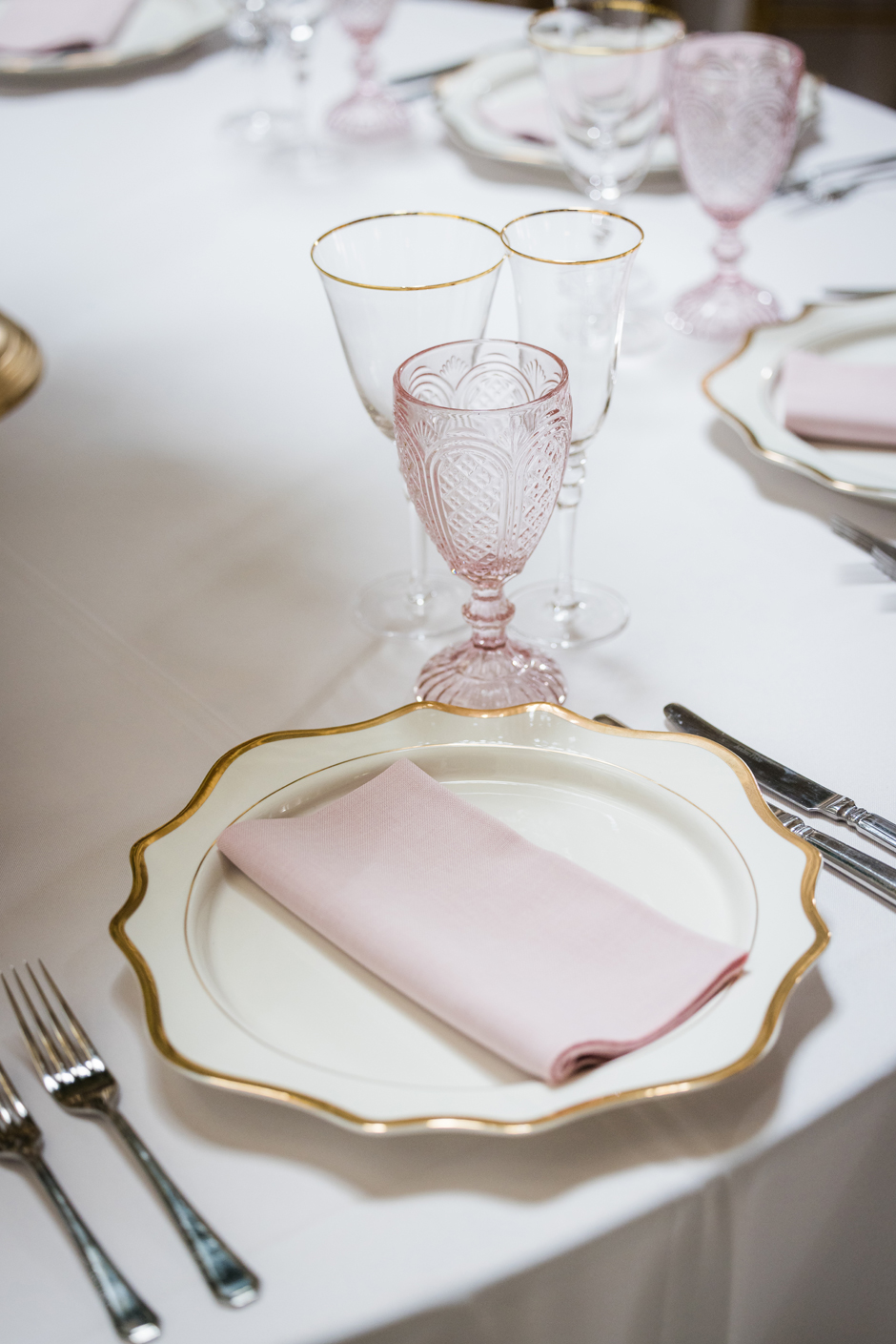 White and gold charger plates hotsell